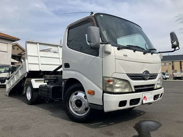 Hino Dutro 3