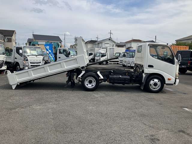 Hino Dutro 5