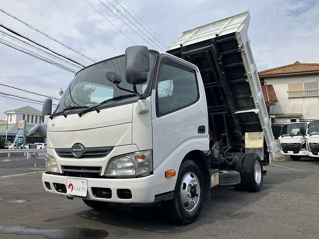 Hino Dutro 9