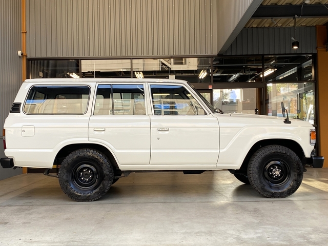 Toyota Land Cruiser 60 11