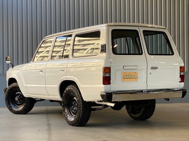 Toyota Land Cruiser 60 3