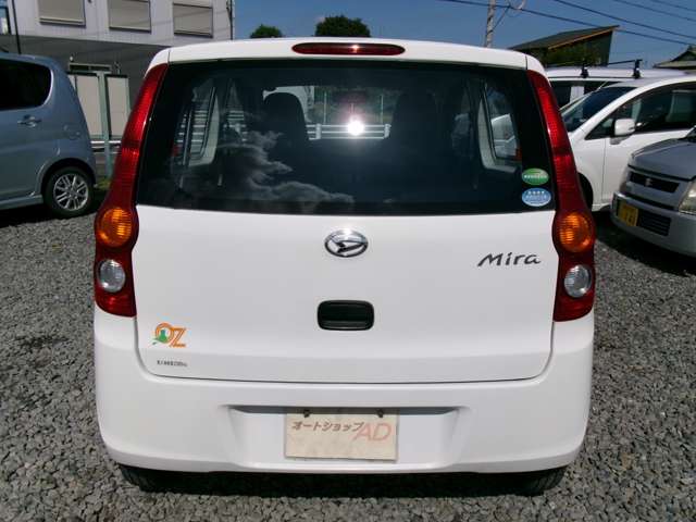Daihatsu Mira 3