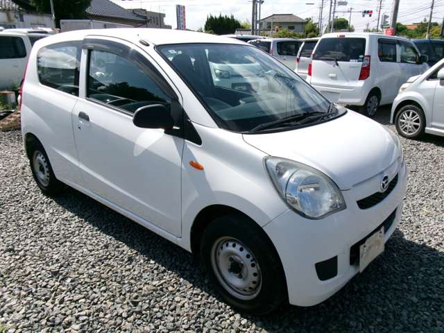 Daihatsu Mira 5