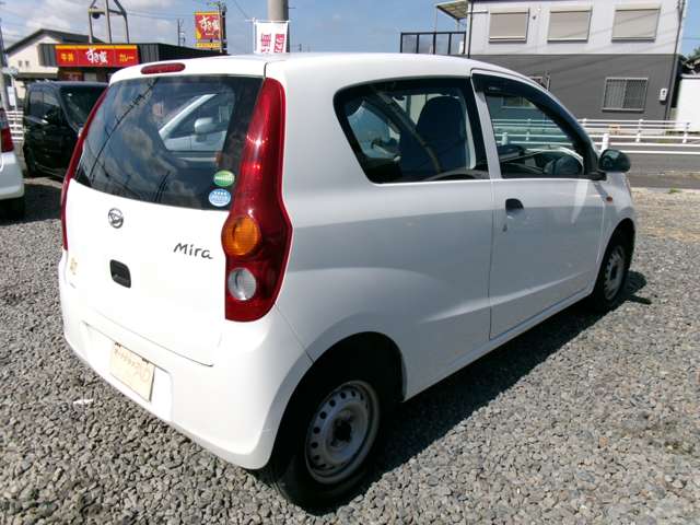 Daihatsu Mira 7