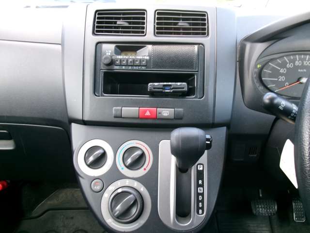Daihatsu Mira 9