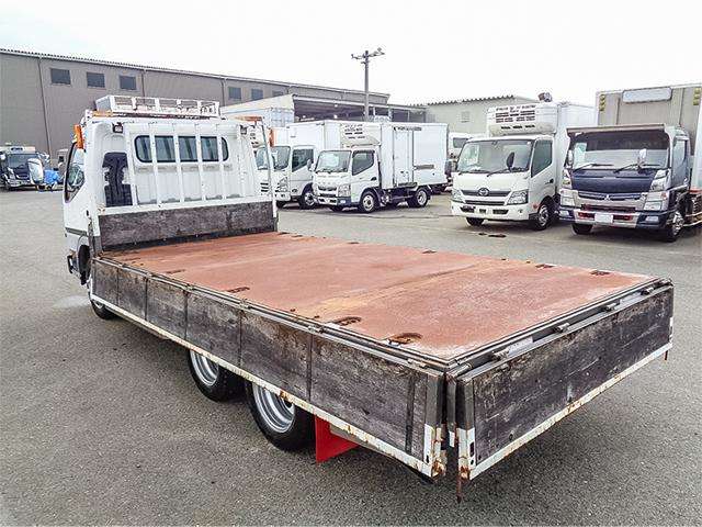 Mitsubishi Fuso Canter 9