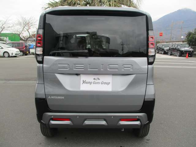 Mitsubishi Delica Mini 6