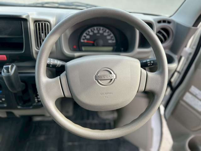 Nissan NV100 Clipper 11
