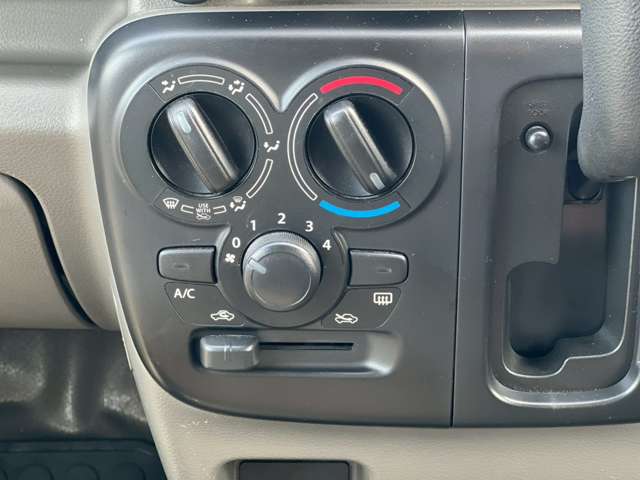 Nissan NV100 Clipper 10