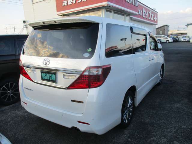 Toyota Alphard 3