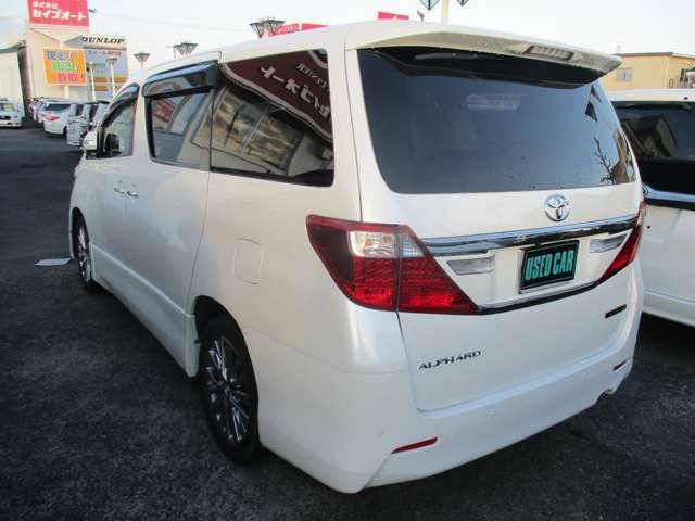 Toyota Alphard 4