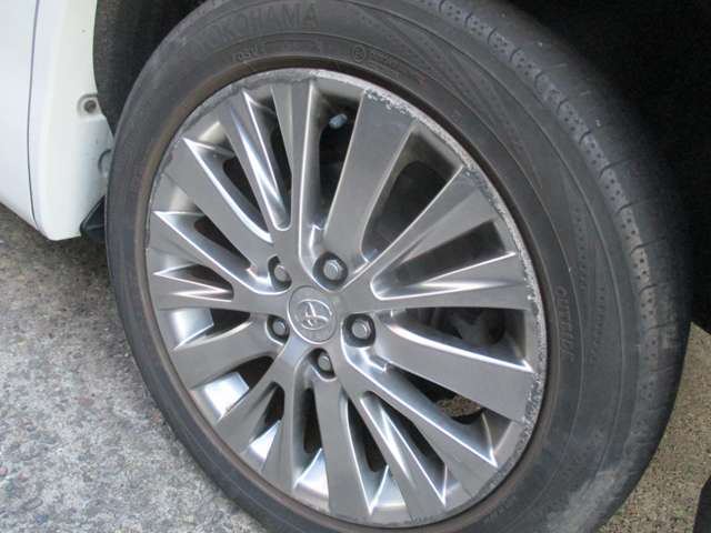 Toyota Alphard 5