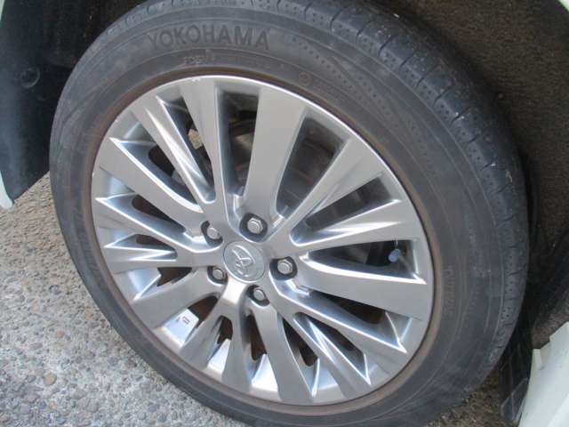 Toyota Alphard 8