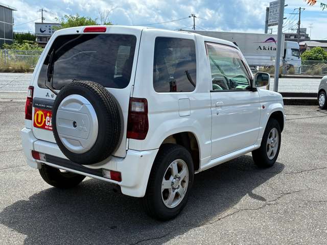 Mitsubishi Pajero Mini 4