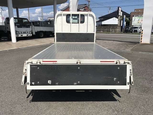 Isuzu Elf 12