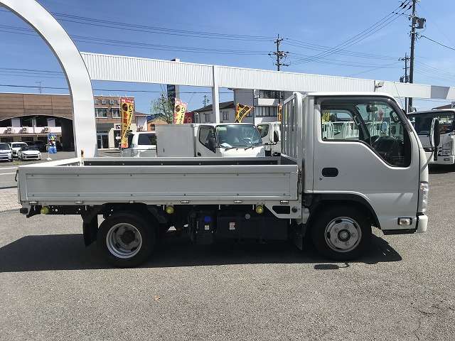 Isuzu Elf 8