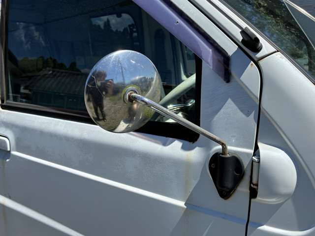 Daihatsu Midget II 12
