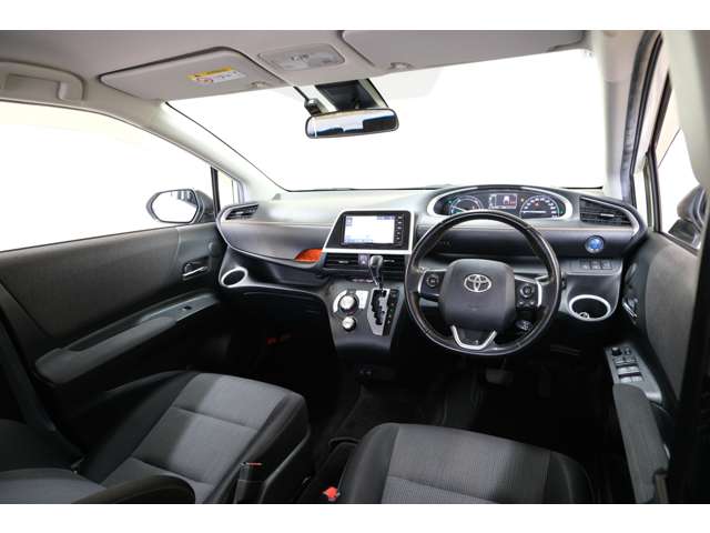 Toyota Sienta 11