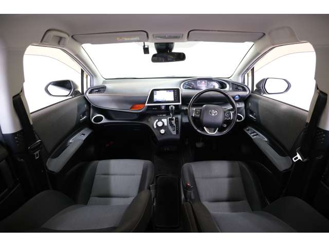 Toyota Sienta 10