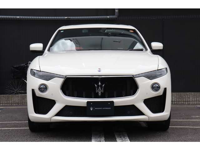 Maserati Levante 8