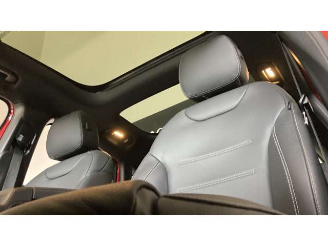 Mercedes-Benz GLA-Class 11
