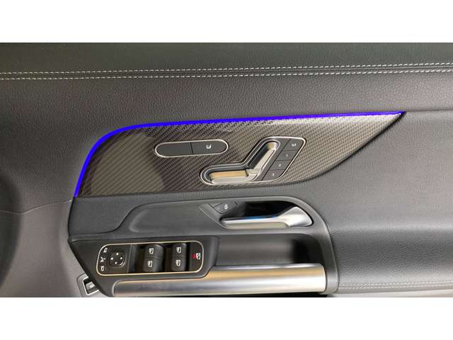 Mercedes-Benz GLA-Class 12