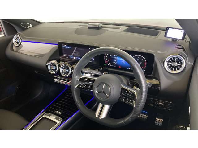 Mercedes-Benz GLA-Class 8