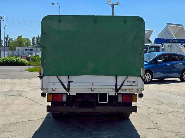 Isuzu Elf 7