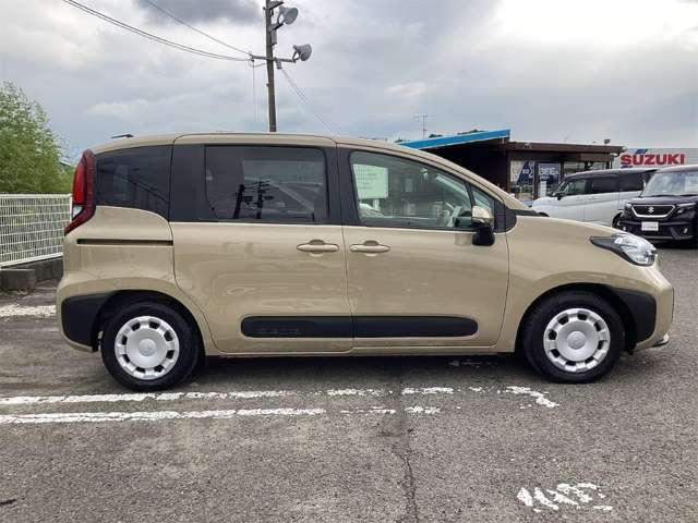 Toyota Sienta 11