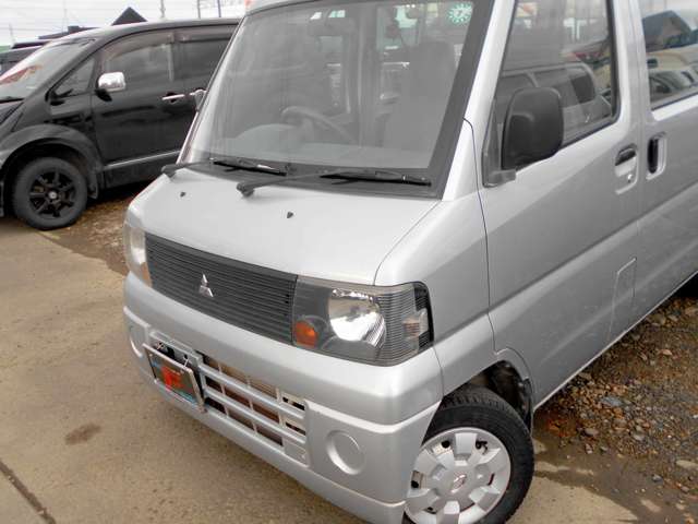 Mitsubishi Minicab Van 2