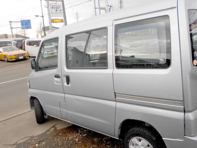 Mitsubishi Minicab Van 6