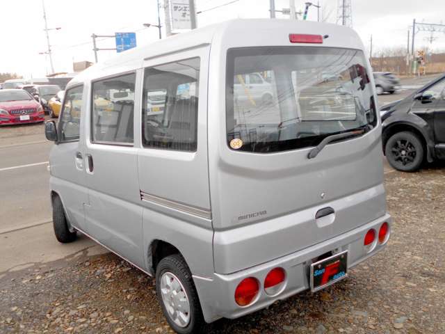 Mitsubishi Minicab Van 7