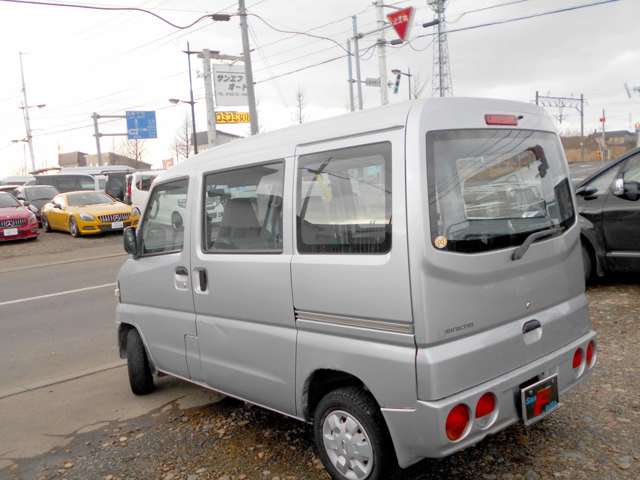 Mitsubishi Minicab Van 8