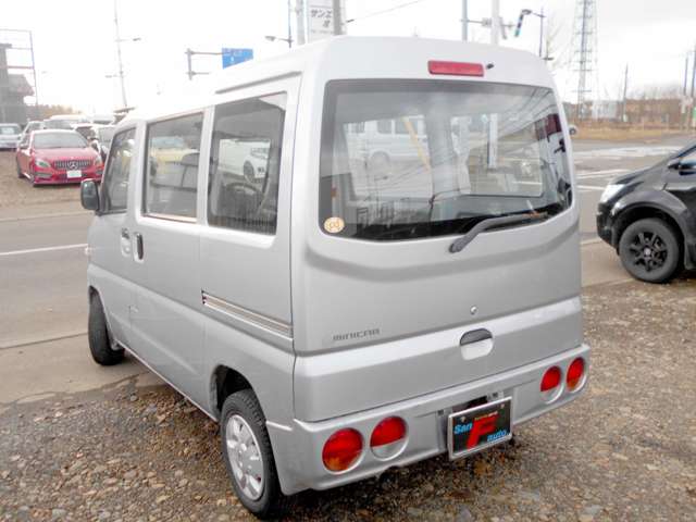Mitsubishi Minicab Van 9