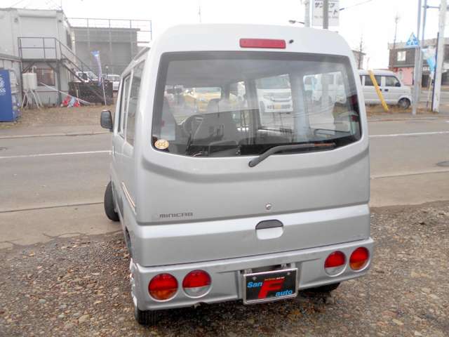 Mitsubishi Minicab Van 10