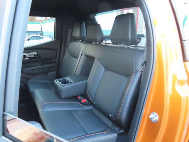 Mitsubishi Triton 11