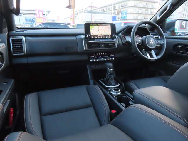 Mitsubishi Triton 9
