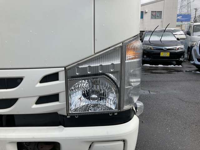 Isuzu Elf 7