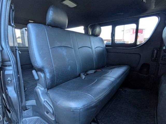 Toyota Hiace Van 11