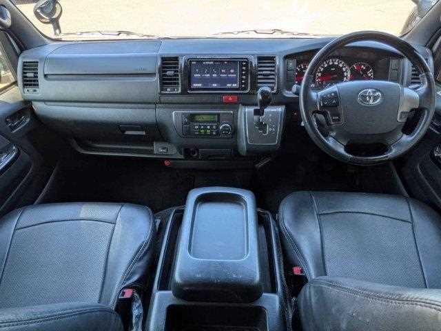 Toyota Hiace Van 3