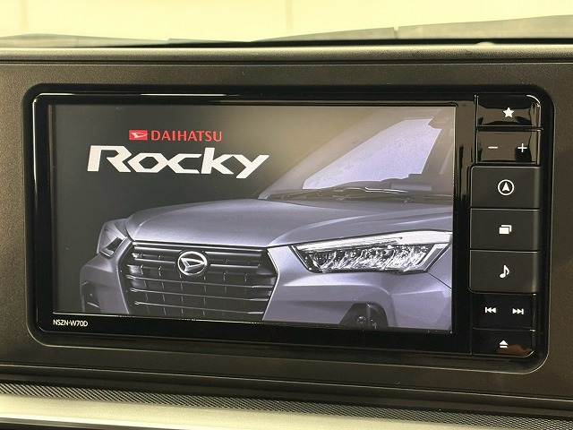 Daihatsu Rocky 3