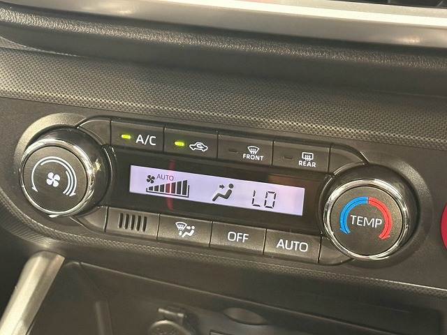 Daihatsu Rocky 10