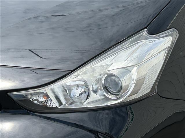 Toyota Prius α 12