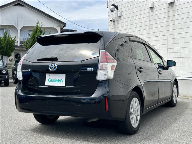 Toyota Prius α 6