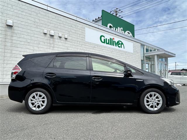 Toyota Prius α 9