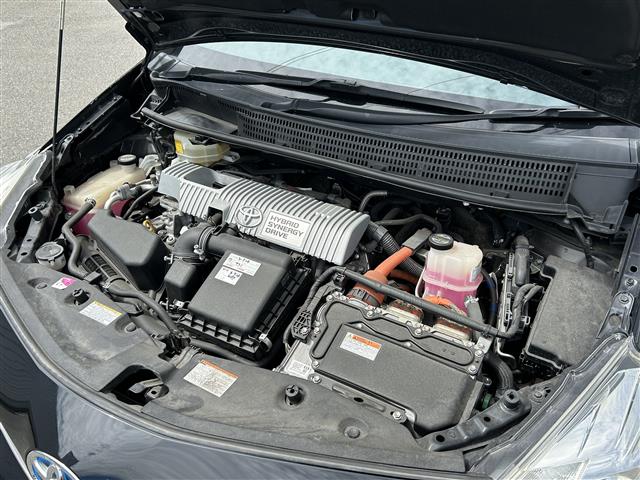 Toyota Prius α 10