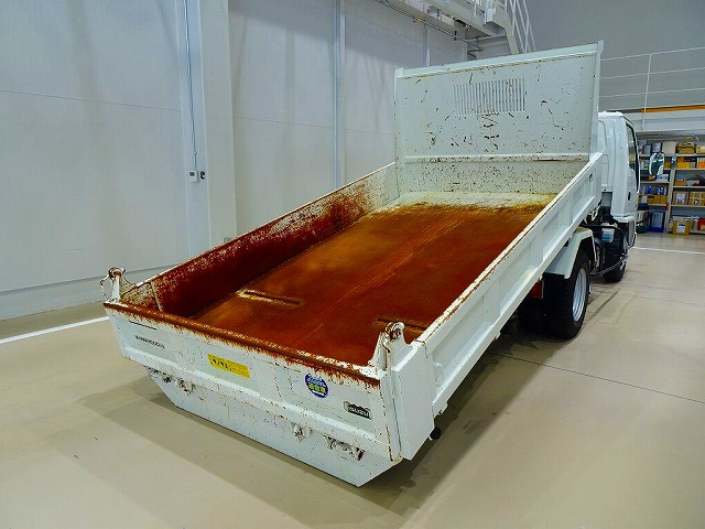 Isuzu Elf 2