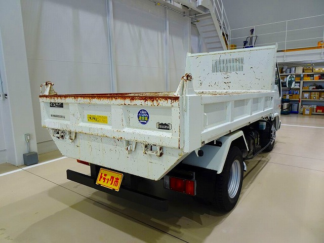 Isuzu Elf 3