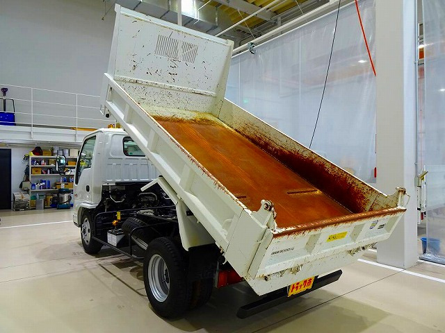Isuzu Elf 4