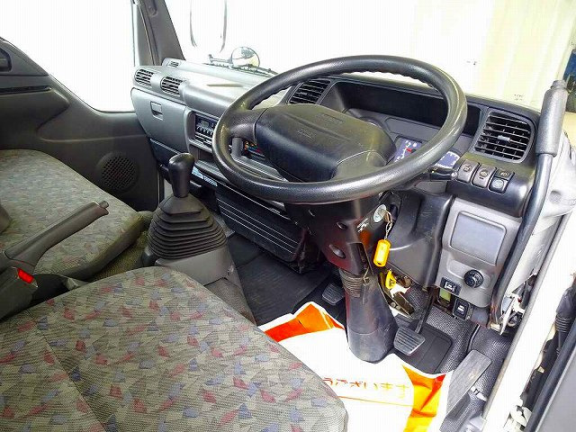 Isuzu Elf 5